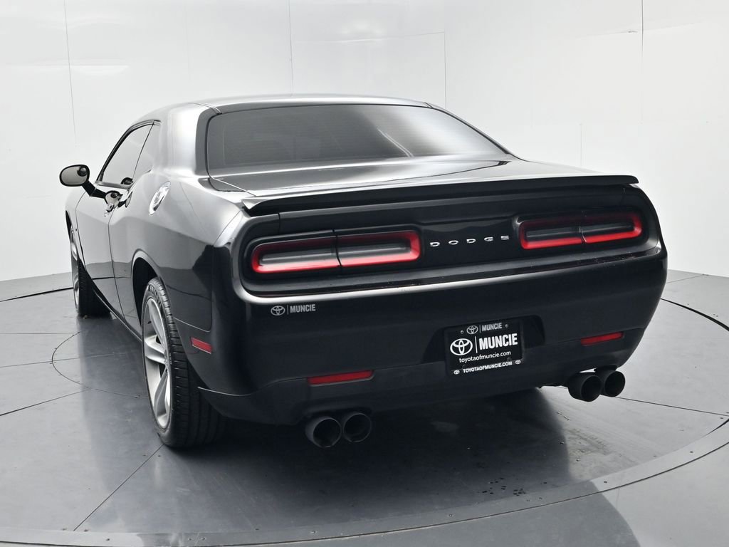 Used 2016 Dodge Challenger R/T RWD image 6