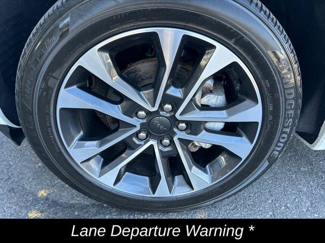 Certified 2023 Jeep Grand Cherokee Overland w/ Luxury Tech Group IV AWD/4WD image 12