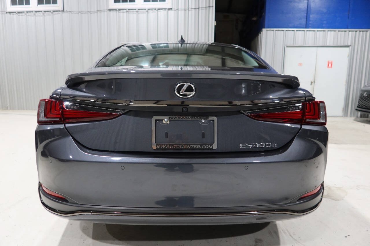 Used 2025 Lexus ES 300h F Sport w/ Accessory Package (Z2) FWD image 4