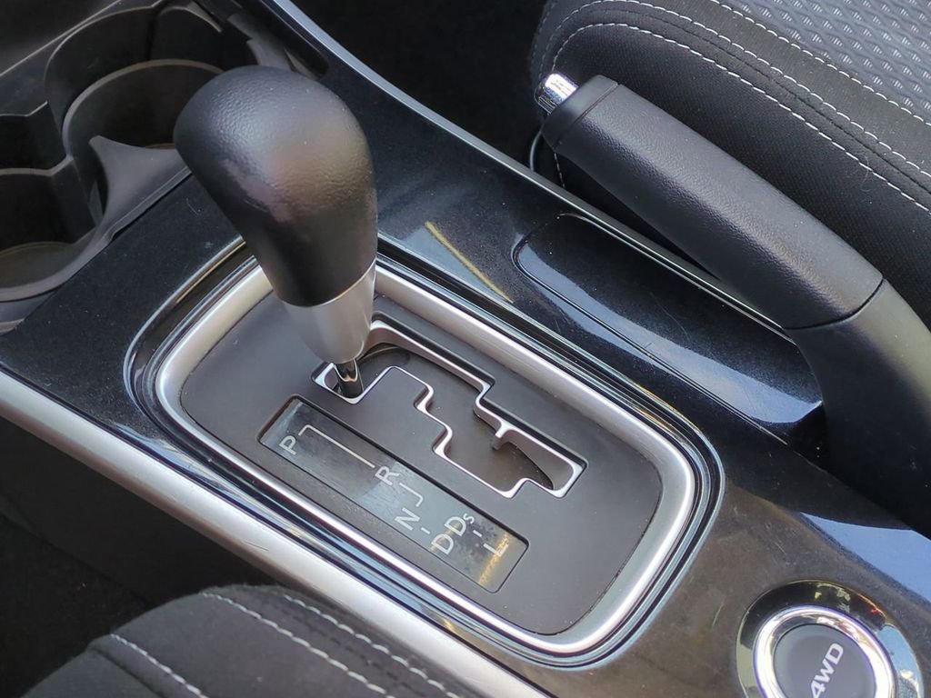 Used 2018 Mitsubishi Outlander ES image 18