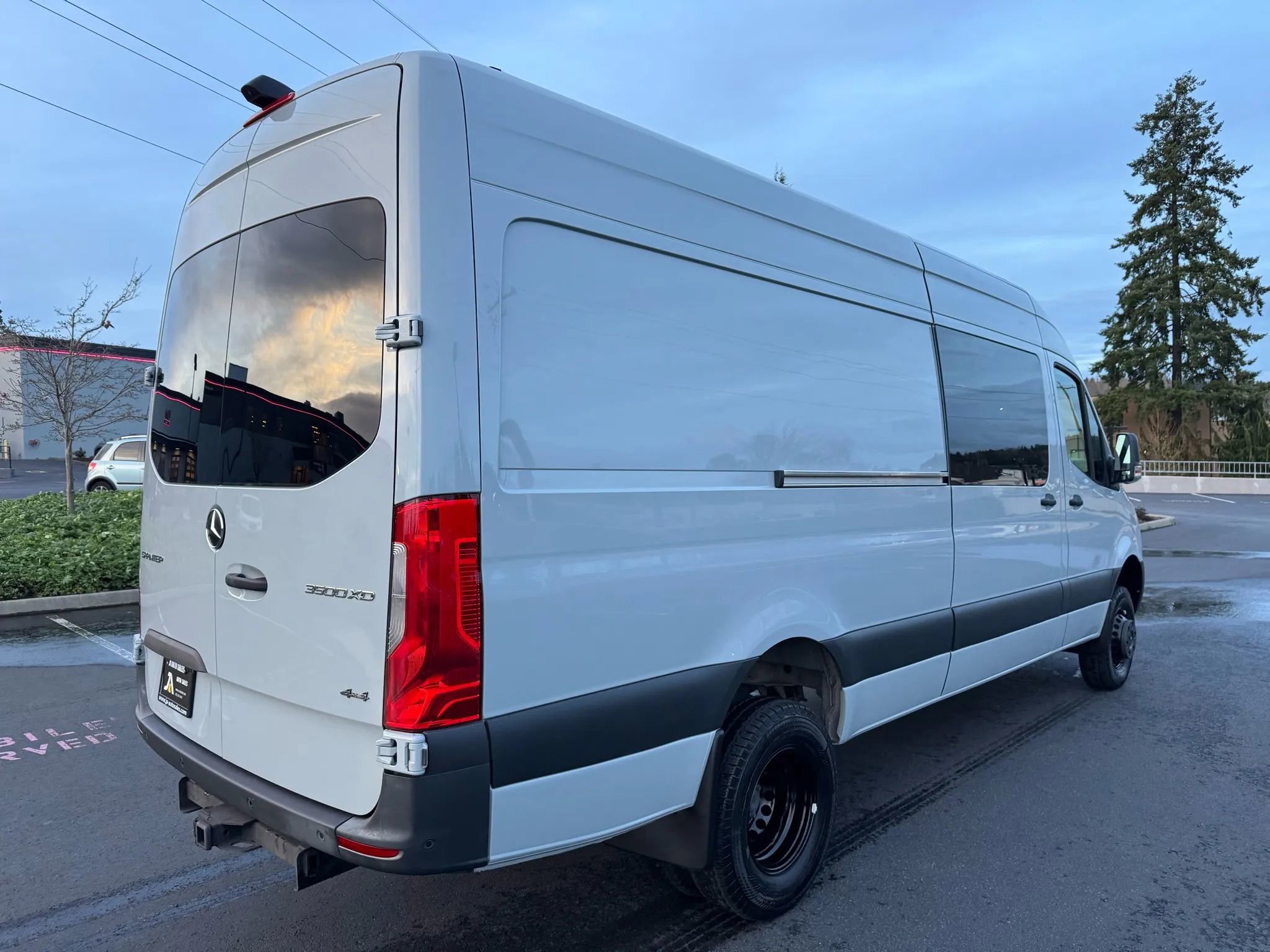 Used 2021 Mercedes-Benz Sprinter 3500 image 10