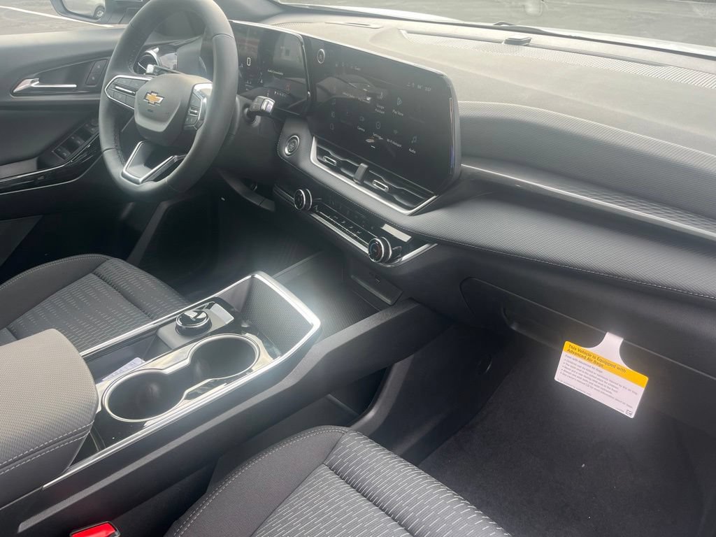 New 2027 Chevrolet Equinox LT FWD image 30
