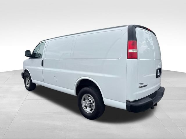 Used 2019 Chevrolet Express 2500 w/ Driver Convenience Package RWD image 3