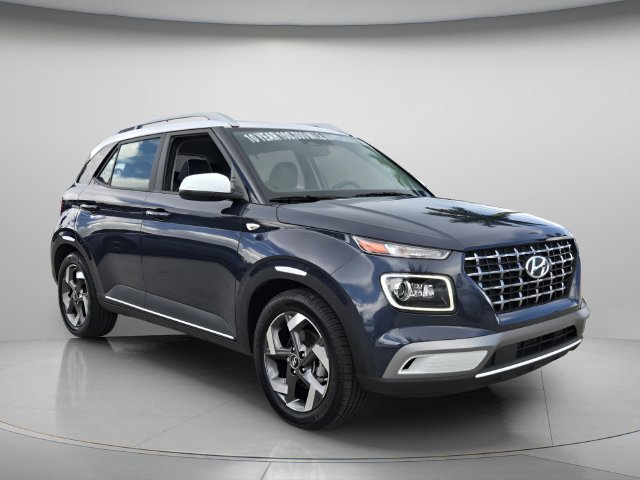 Used 2023 Hyundai Venue Limited w/ Cargo Package FWD image 9