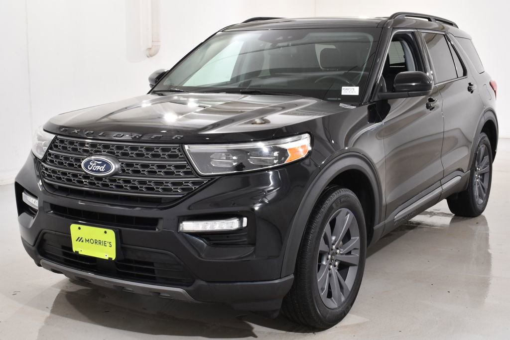 Used 2023 Ford Explorer XLT w/ Equipment Group 202A image 2