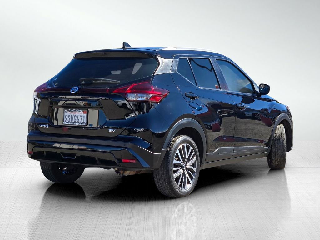 Used 2021 Nissan Kicks SV image 4