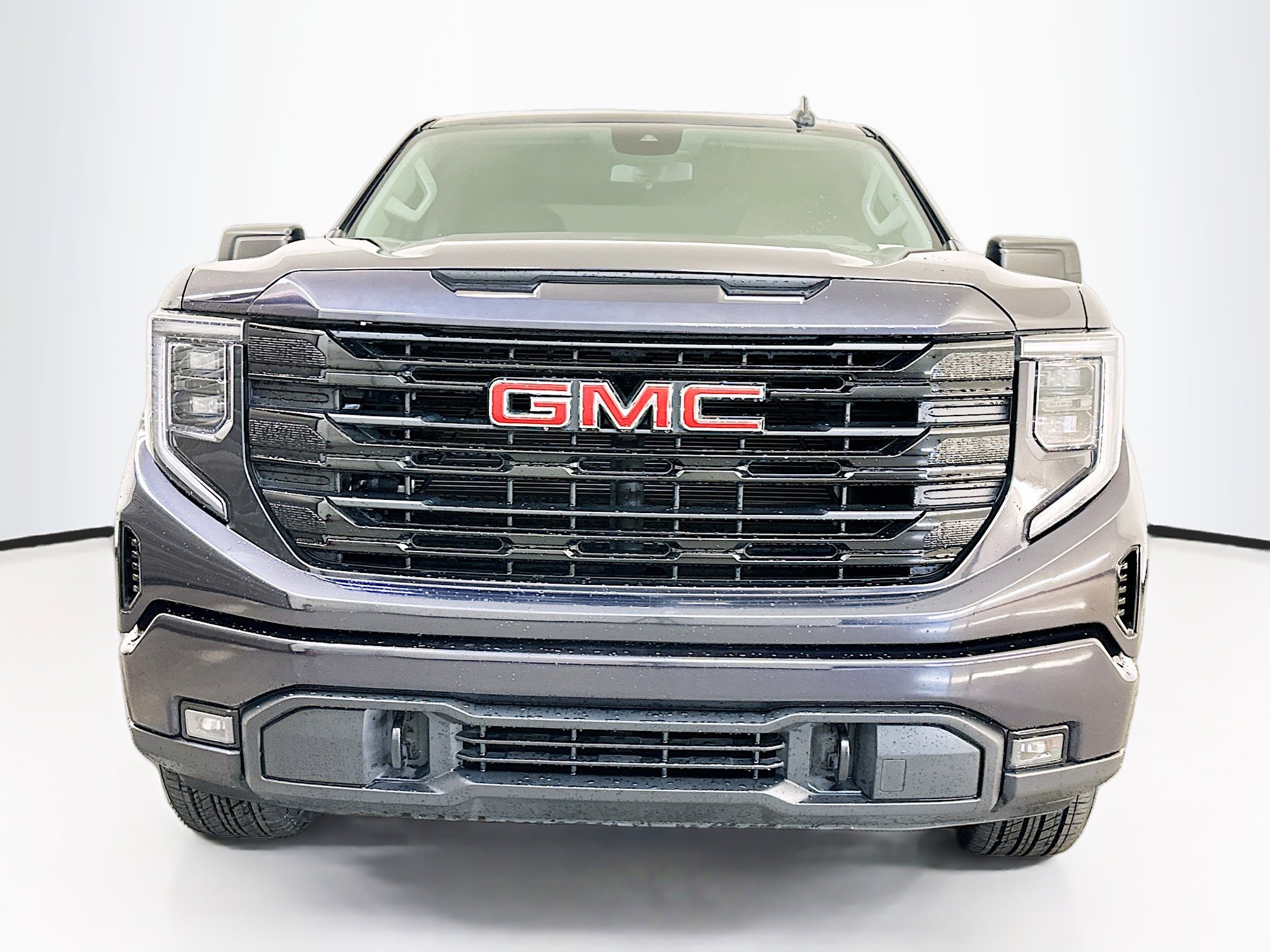 Used 2024 GMC Sierra 1500 Elevation image 2