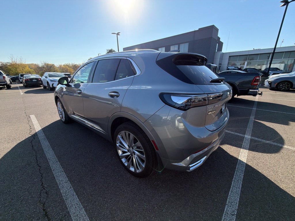 Used 2024 Buick Envision Avenir AWD/4WD image 11