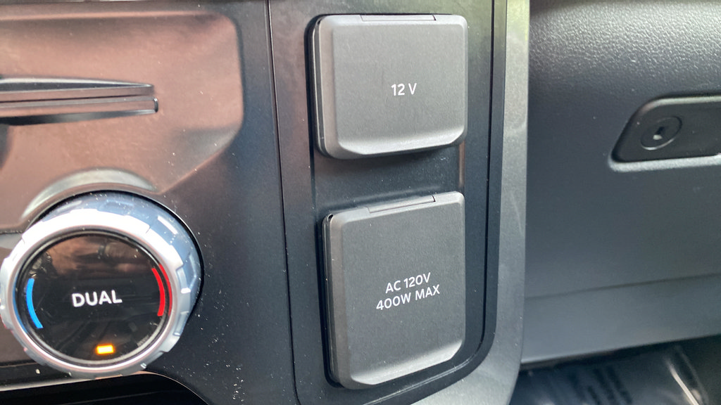 Used 2023 Ford F150 Lariat w/ FX4 Off-Road Package AWD/4WD image 38