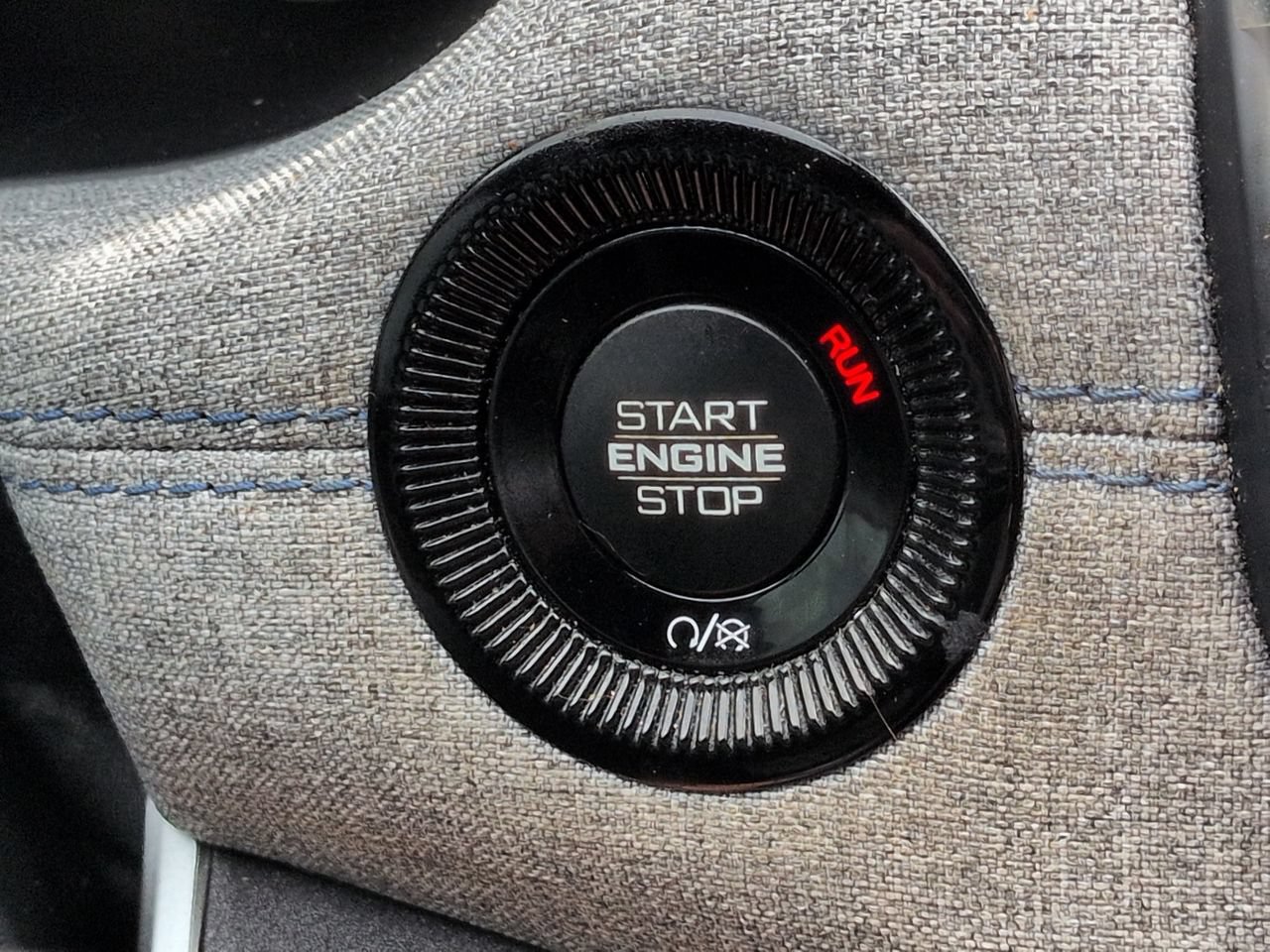 Used 2023 Jeep Compass Latitude w/ Sun and Sound Group AWD/4WD image 28