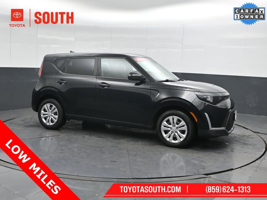 Used 2023 Kia Soul LX image 1