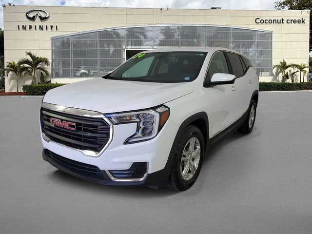 Used 2024 GMC Terrain SLE image 3