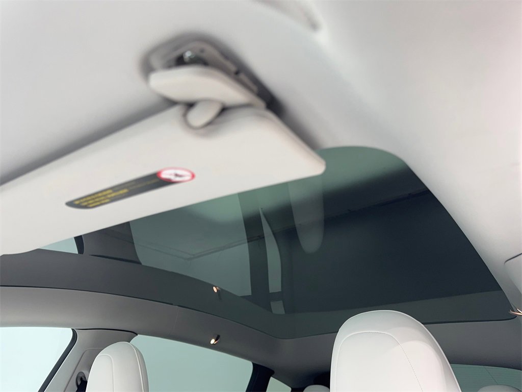 Used 2022 Tesla Model Y Long Range image 64