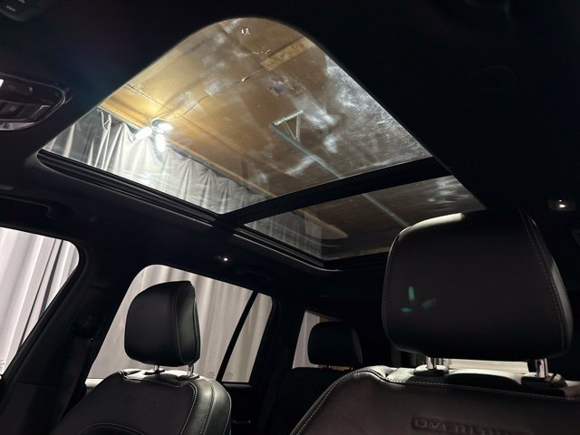 Used 2023 Jeep Grand Cherokee Overland AWD/4WD image 8