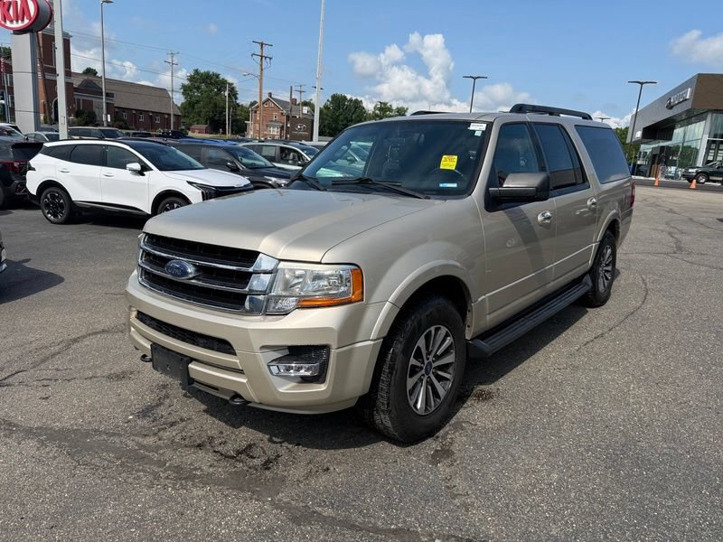 Used 2017 Ford Expedition EL XLT w/ Equipment Group 201A AWD/4WD image 3