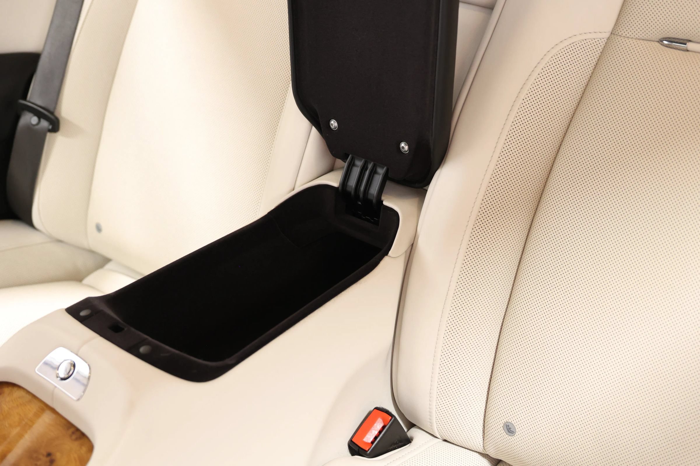 Used 2017 Rolls-Royce Wraith RWD image 70