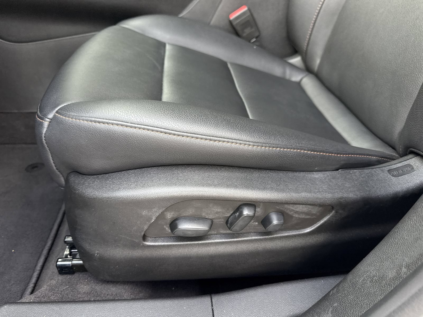 Used 2022 Cadillac XT4 Sport w/ Enhanced Visibility Package FWD image 20