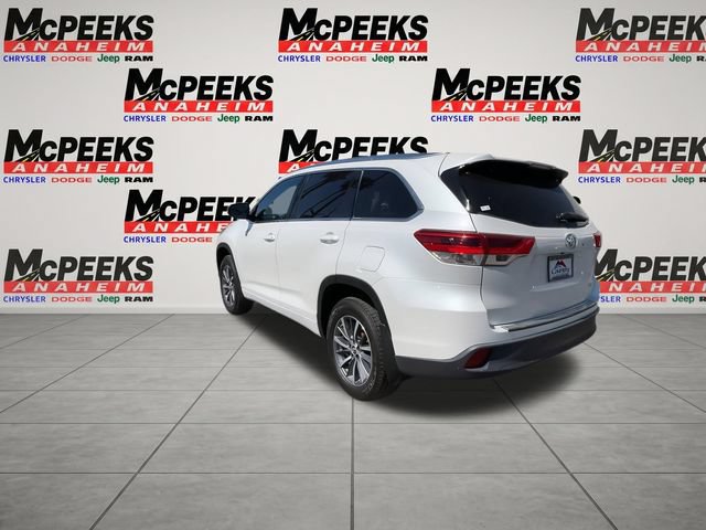 Used 2017 Toyota Highlander XLE AWD/4WD image 6