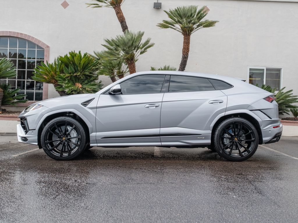 Used 2024 Lamborghini Urus S AWD/4WD image 2