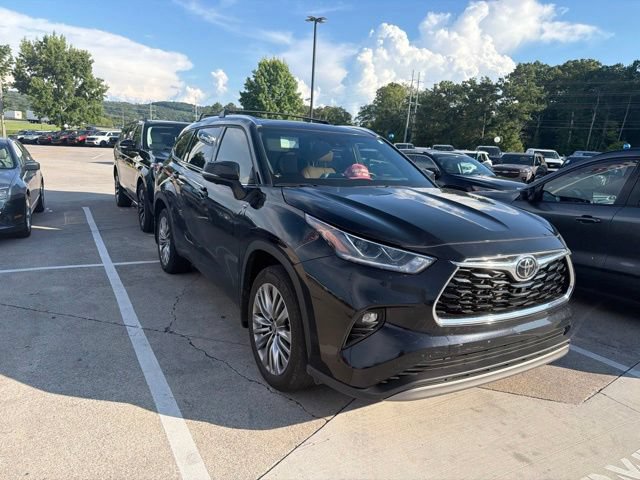 Used 2024 Toyota Highlander Platinum AWD/4WD image 5