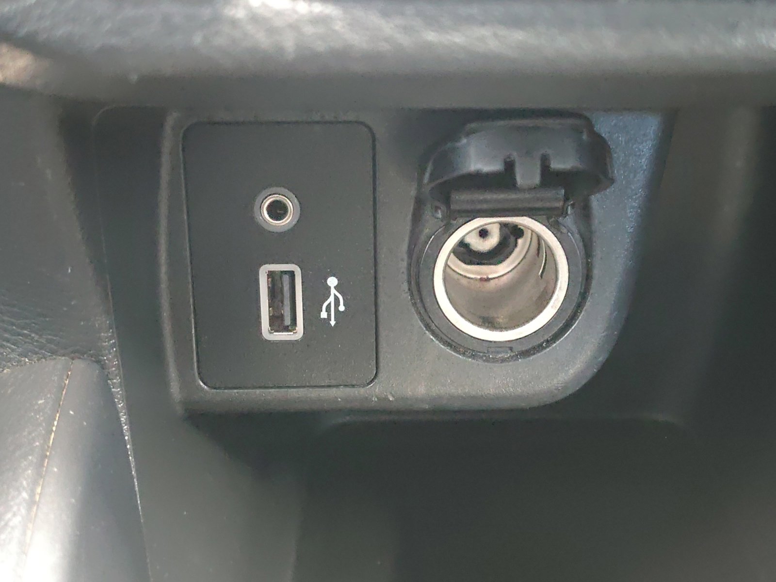 Used 2020 Nissan Versa SV image 22