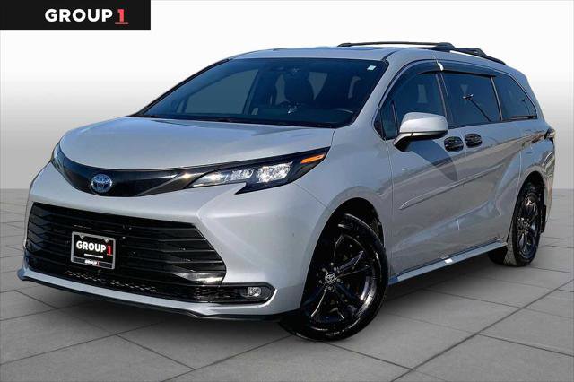Certified 2024 Toyota Sienna XLE Woodland Edition AWD/4WD image 1
