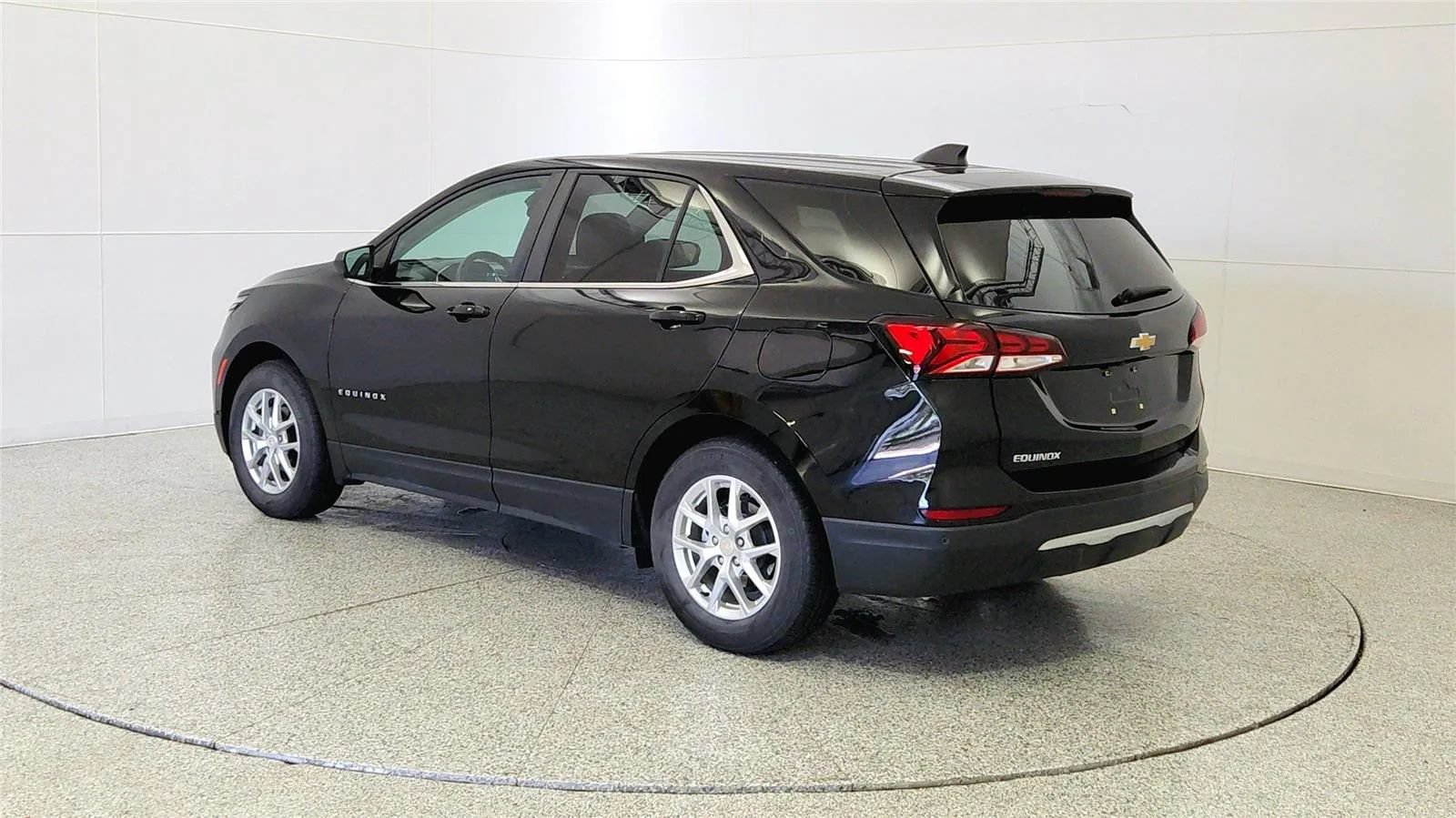 Used 2023 Chevrolet Equinox LT FWD image 5