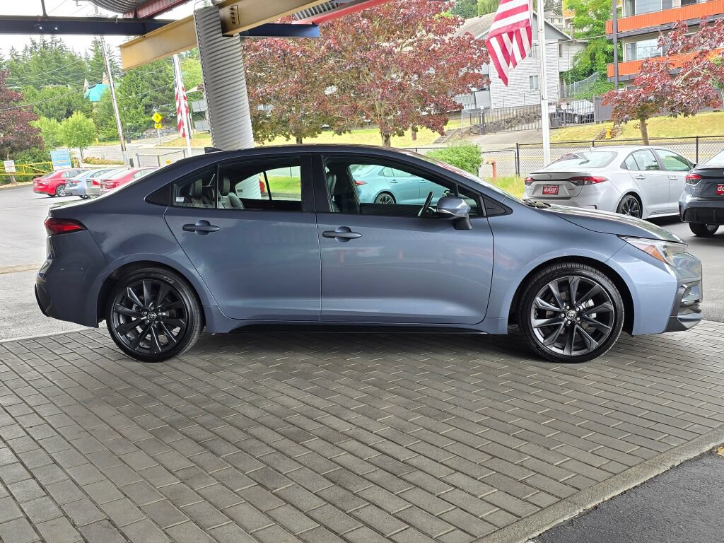 Used 2024 Toyota Corolla XSE FWD image 4