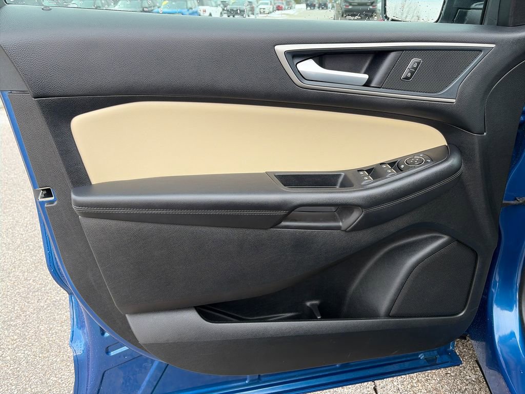 Used 2024 Ford Edge SEL w/ Convenience Package image 17