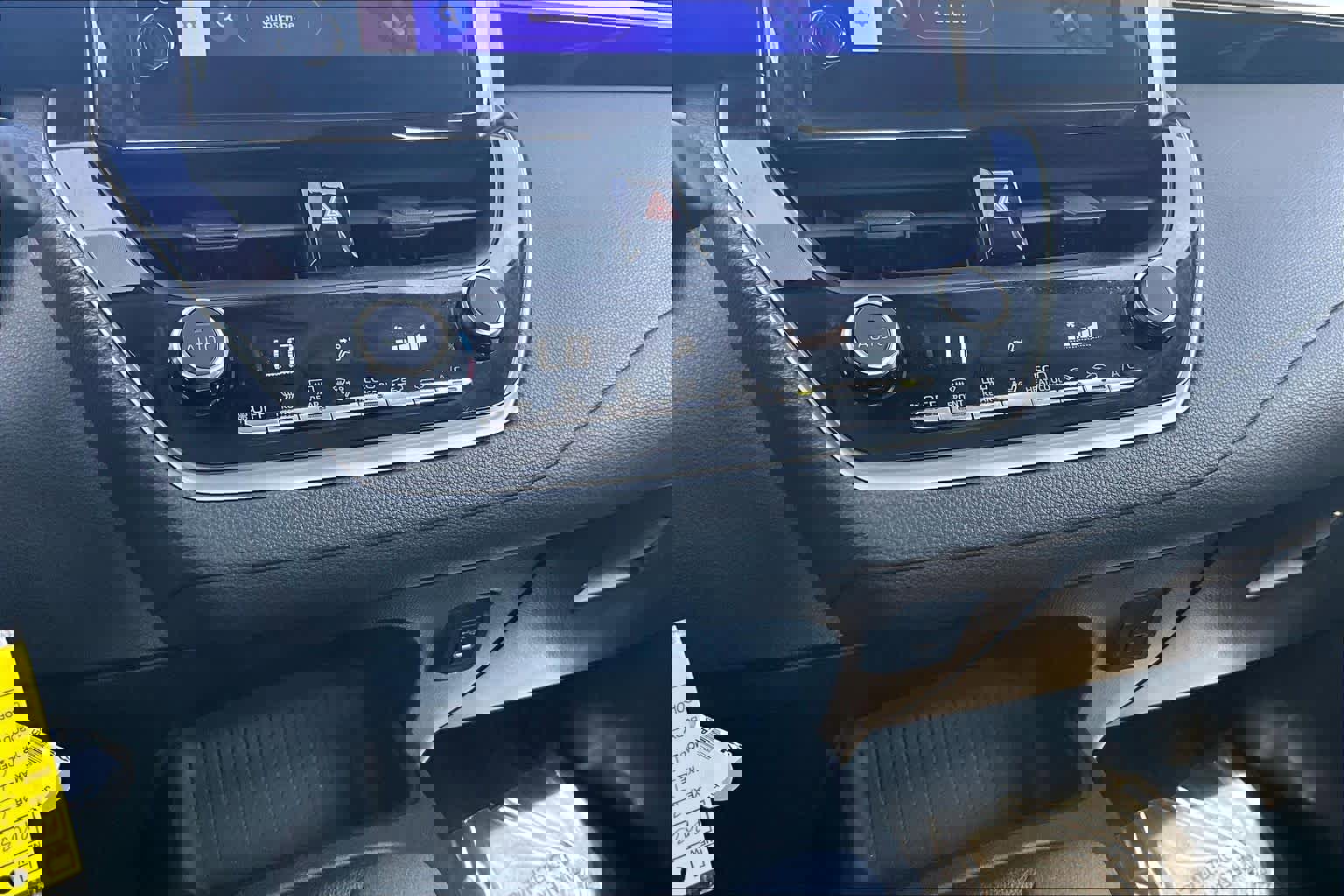 Used 2023 Toyota Corolla LE image 34