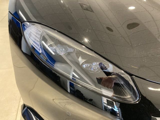 Used 2023 Aston Martin V8 Vantage Roadster image 10