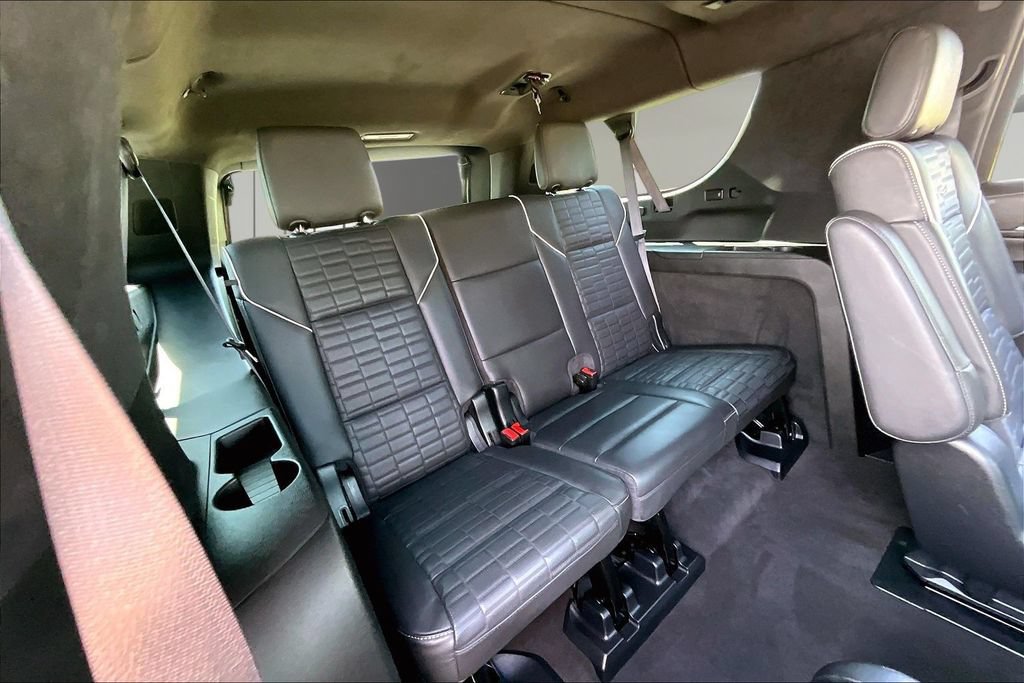 Used 2023 Cadillac Escalade ESV Sport Platinum w/ LPO, ONYX Package AWD/4WD image 30