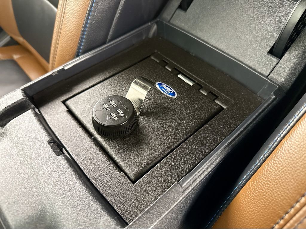 Used 2023 Ford Bronco Outer Banks image 24