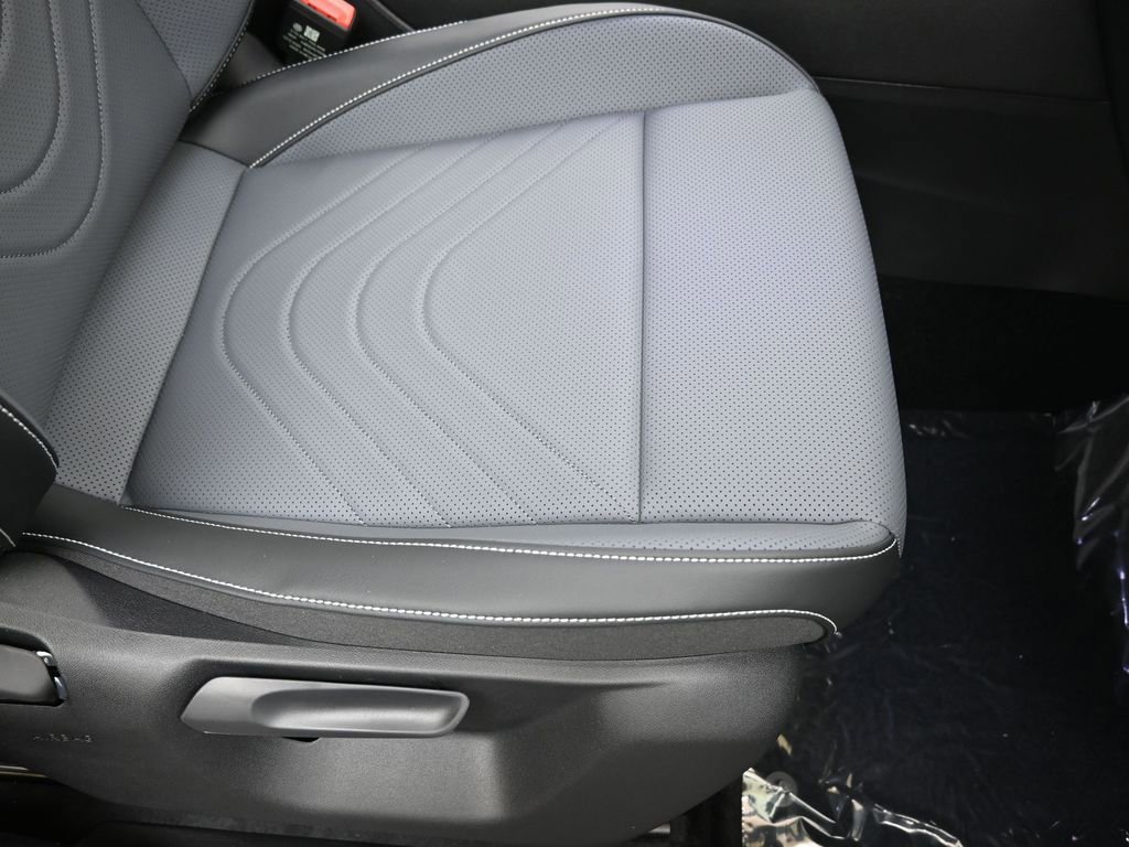 New 2026 Volkswagen Tiguan SE image 12