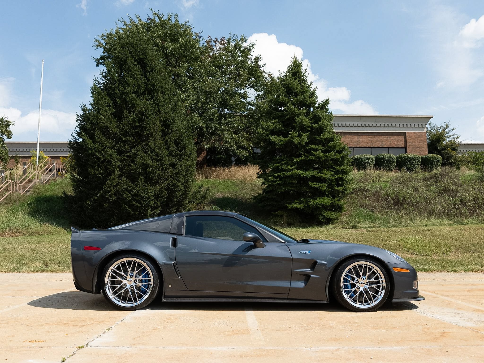 Used 2009 Chevrolet Corvette ZR1 w/ Preferred Equipment Group RWD image 74