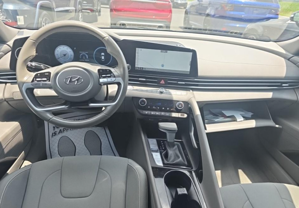 Used 2023 Hyundai Elantra SEL FWD image 13