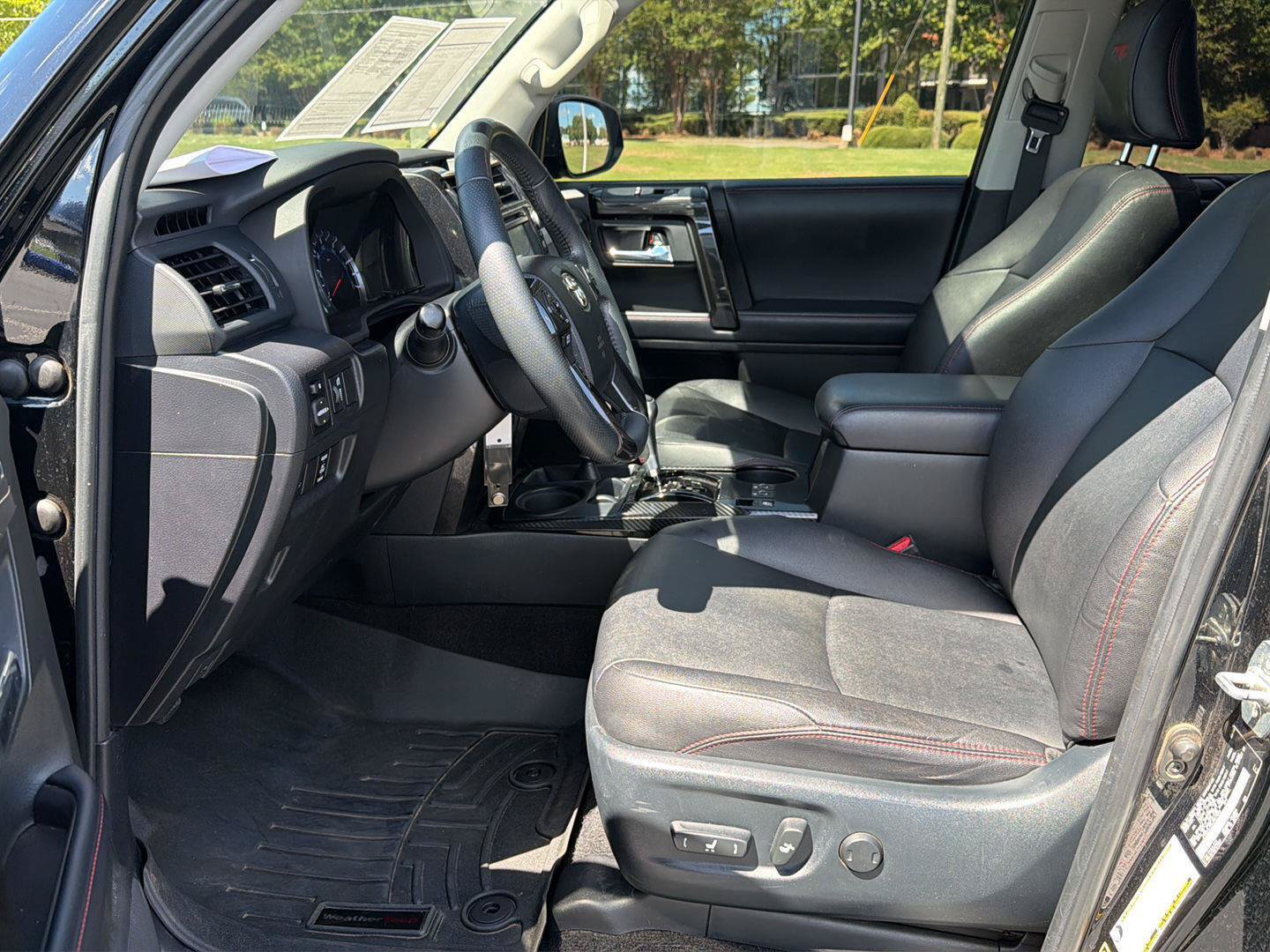 Used 2018 Toyota 4Runner TRD Off-Road Premium AWD/4WD image 10