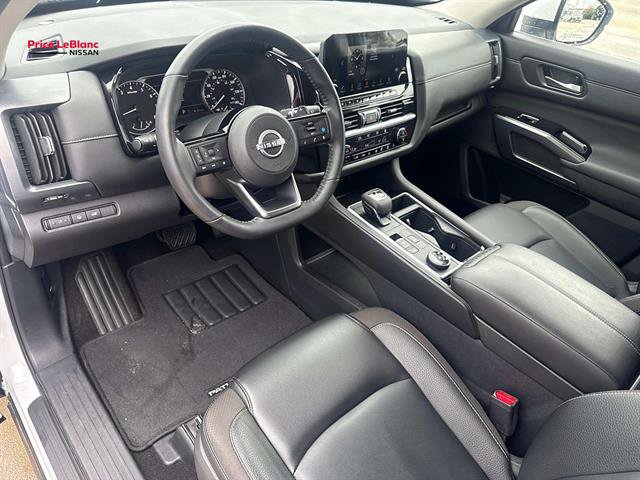 Certified 2025 Nissan Pathfinder SL AWD/4WD image 17