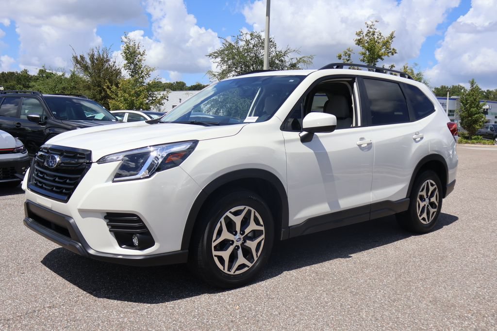 Used 2024 Subaru Forester Premium AWD/4WD image 4
