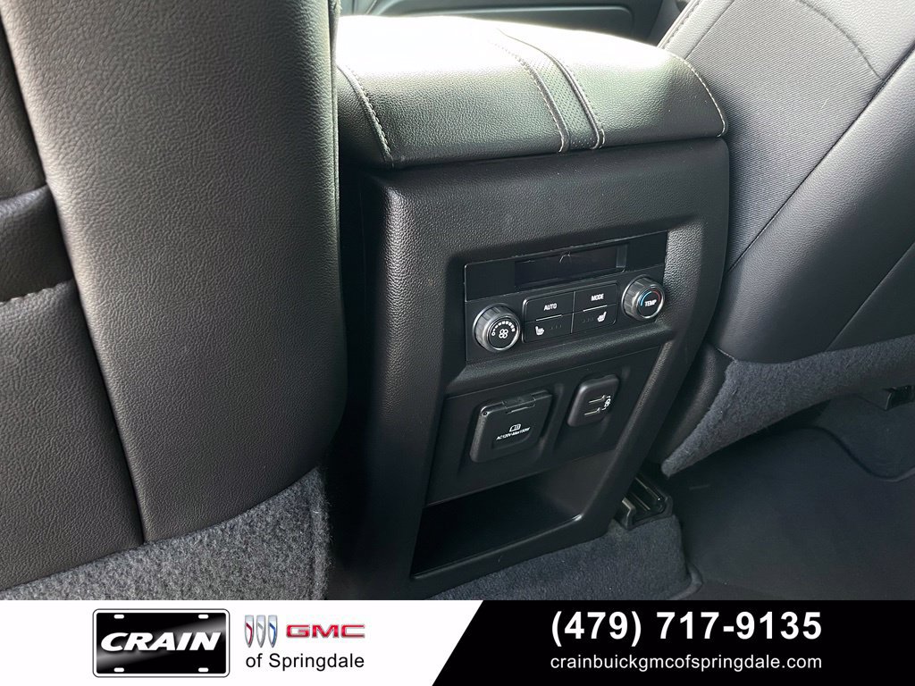 Used 2023 Chevrolet Traverse Premier AWD/4WD image 27