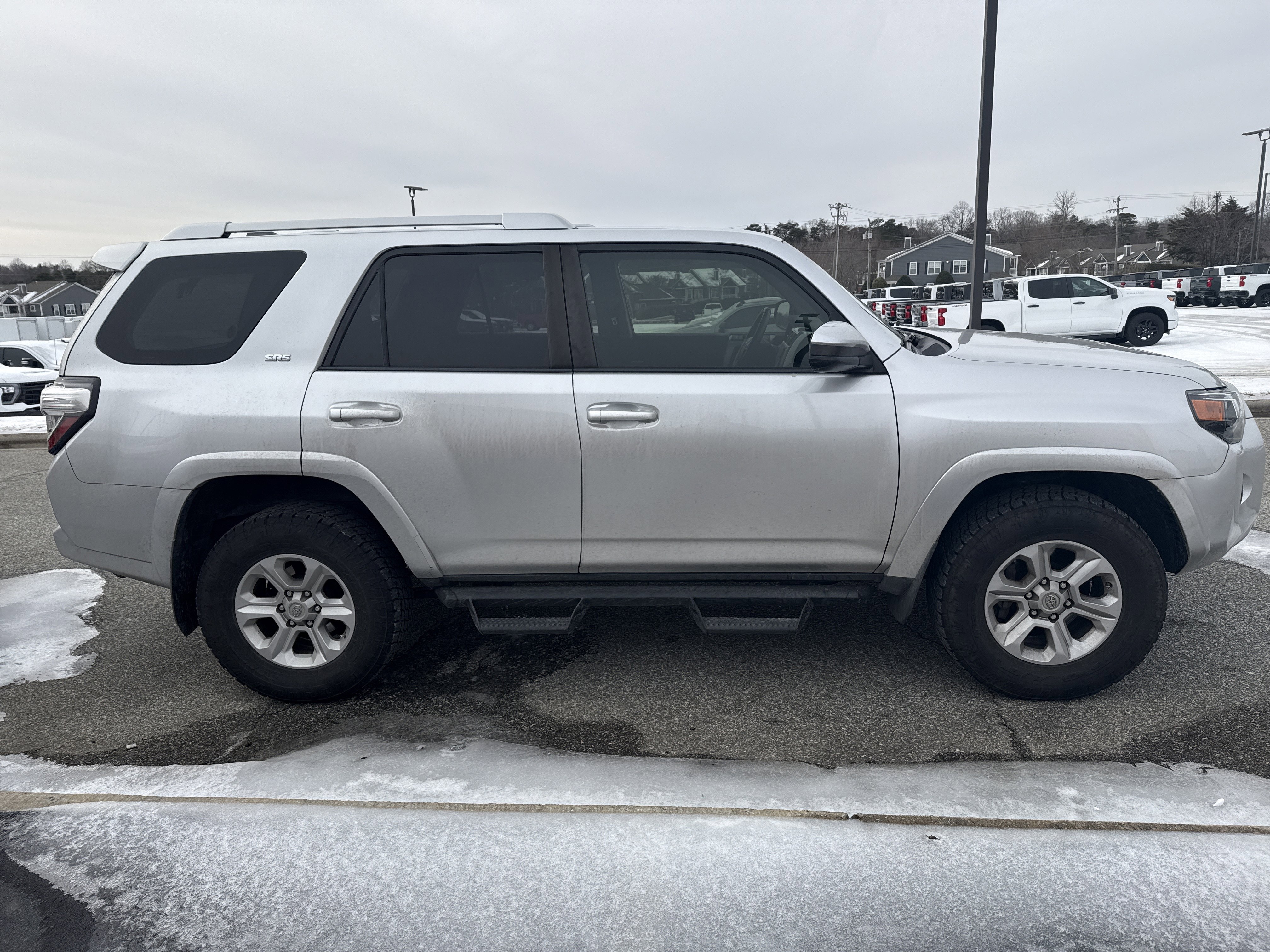 Used 2016 Toyota 4Runner SR5 image 11