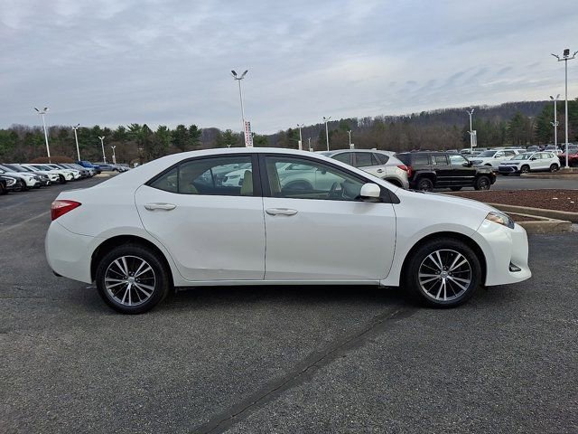 Used 2018 Toyota Corolla LE w/ LE Premium Package w/Moonroof image 9