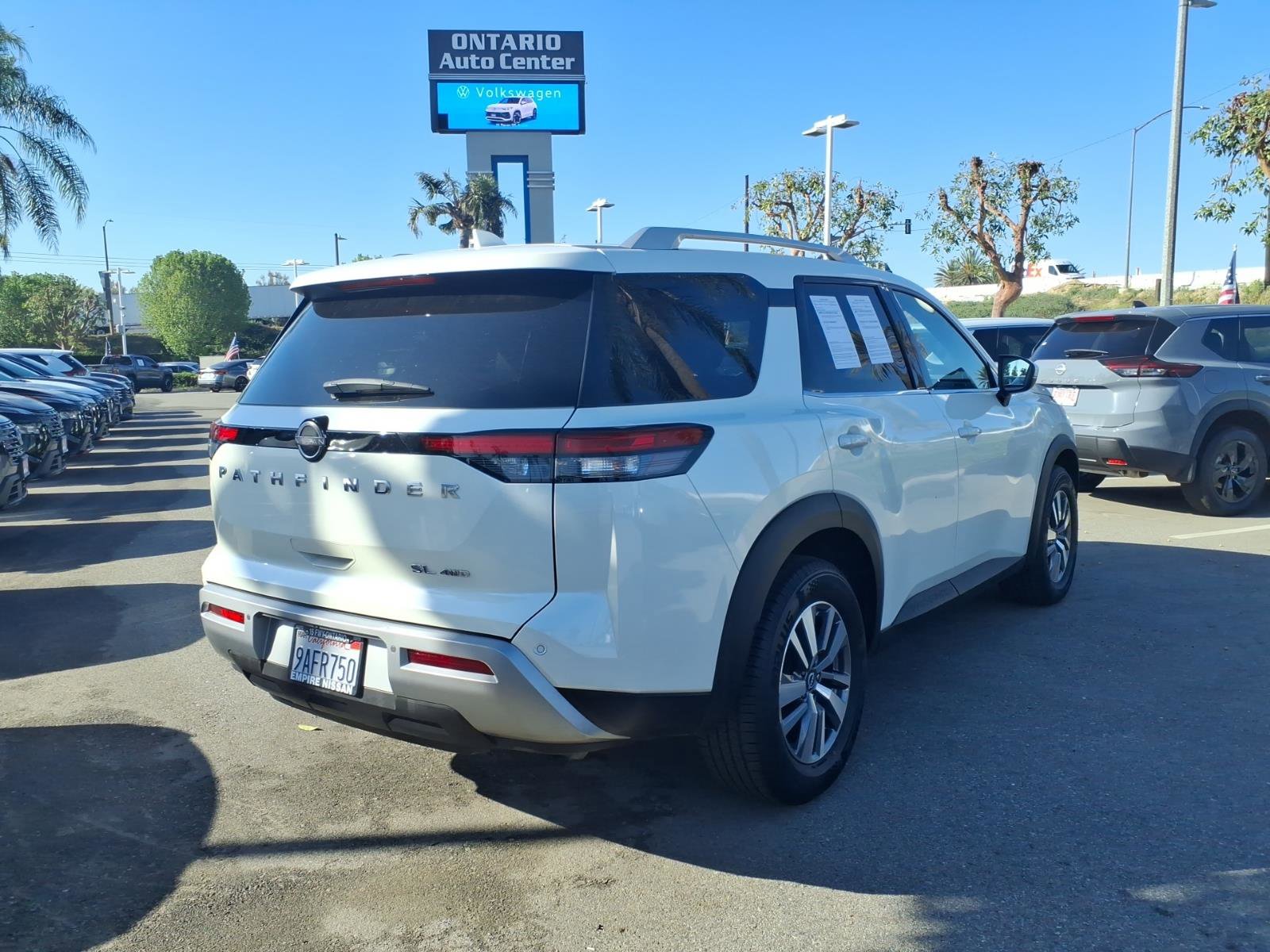 Certified 2022 Nissan Pathfinder SL w/ Cargo Package AWD/4WD image 7