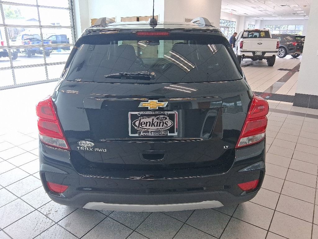 Used 2019 Chevrolet Trax LT w/ Sun & Sound Package AWD/4WD image 16