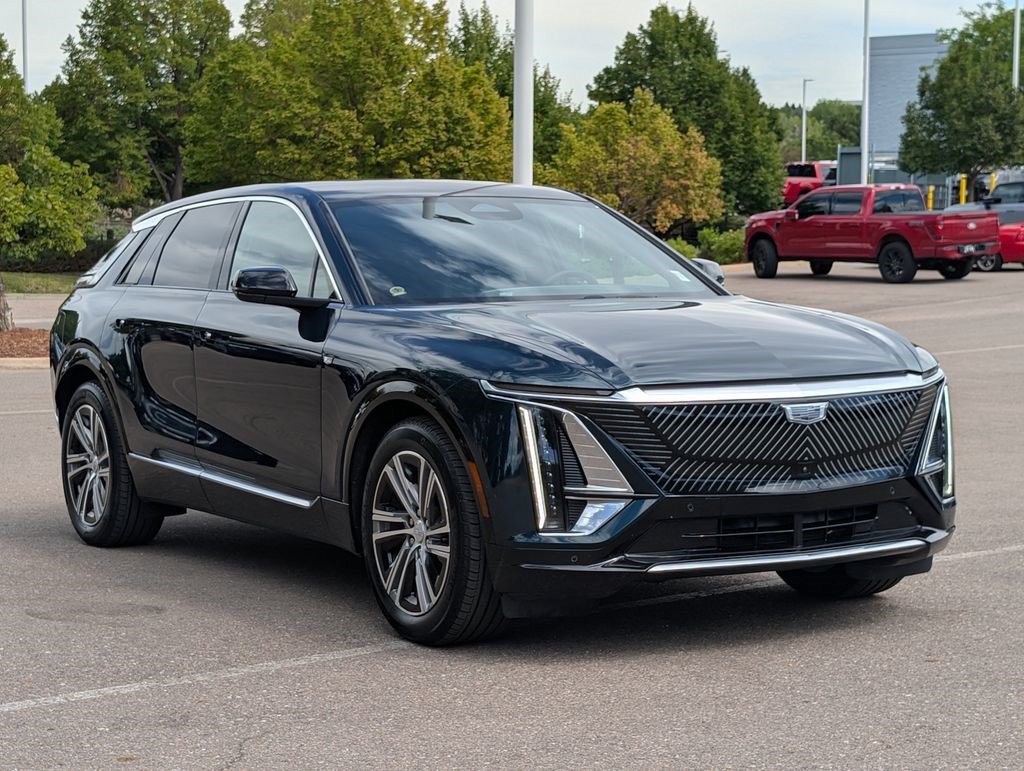 Certified 2024 Cadillac Lyriq Luxury AWD/4WD image 11