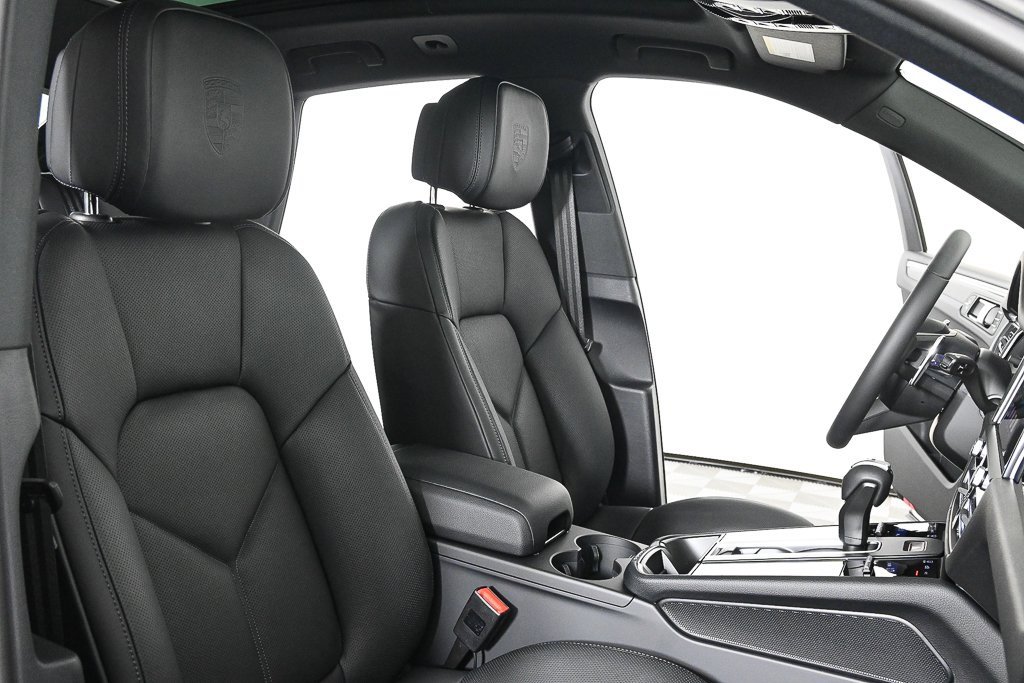 New 2026 Porsche Macan image 30