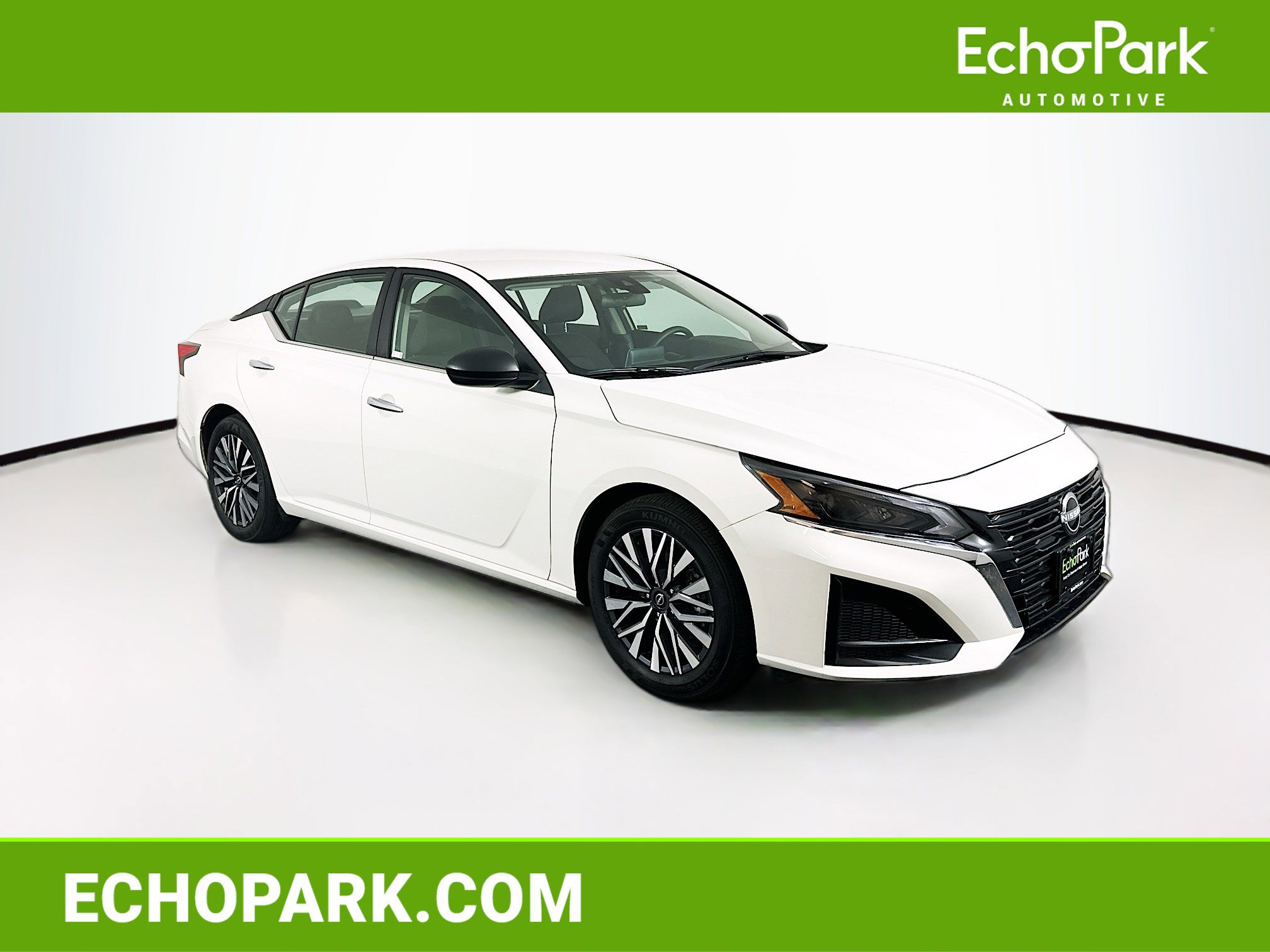 Used 2025 Nissan Altima 2.5 SV image 1