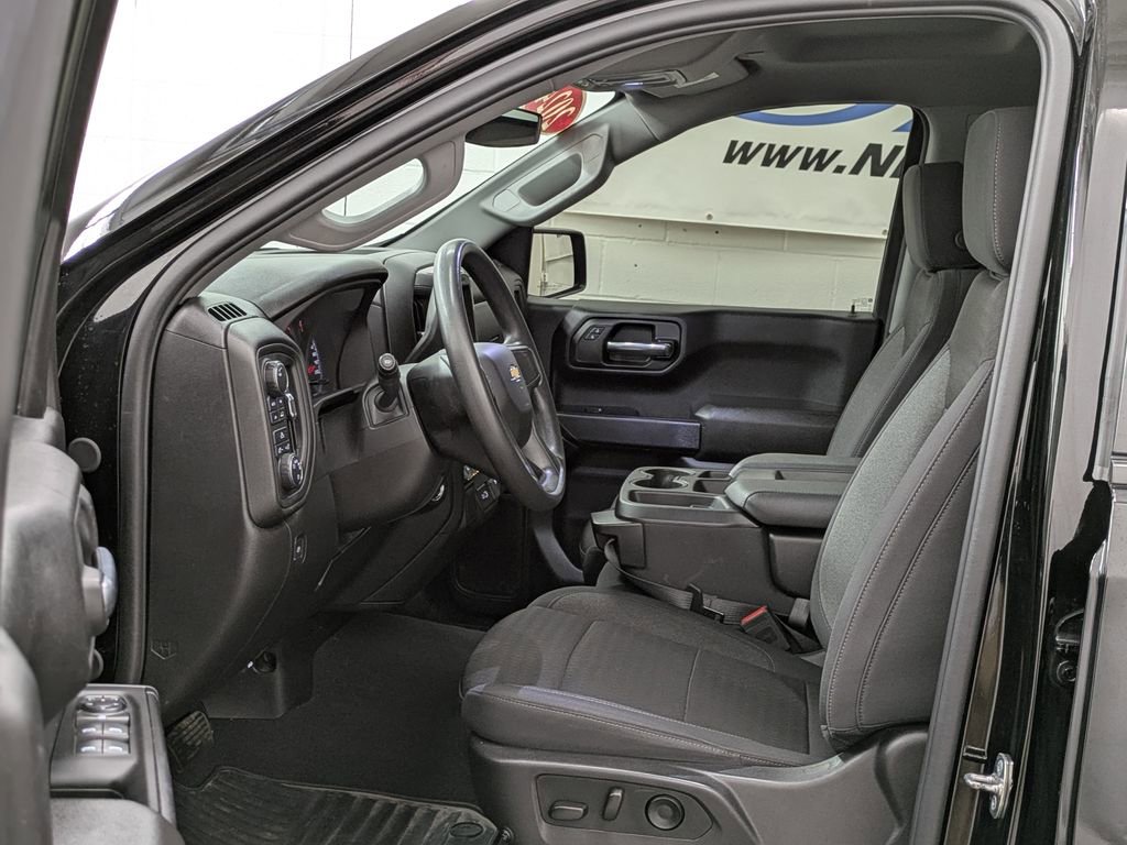 Used 2024 Chevrolet Silverado 1500 Custom image 4