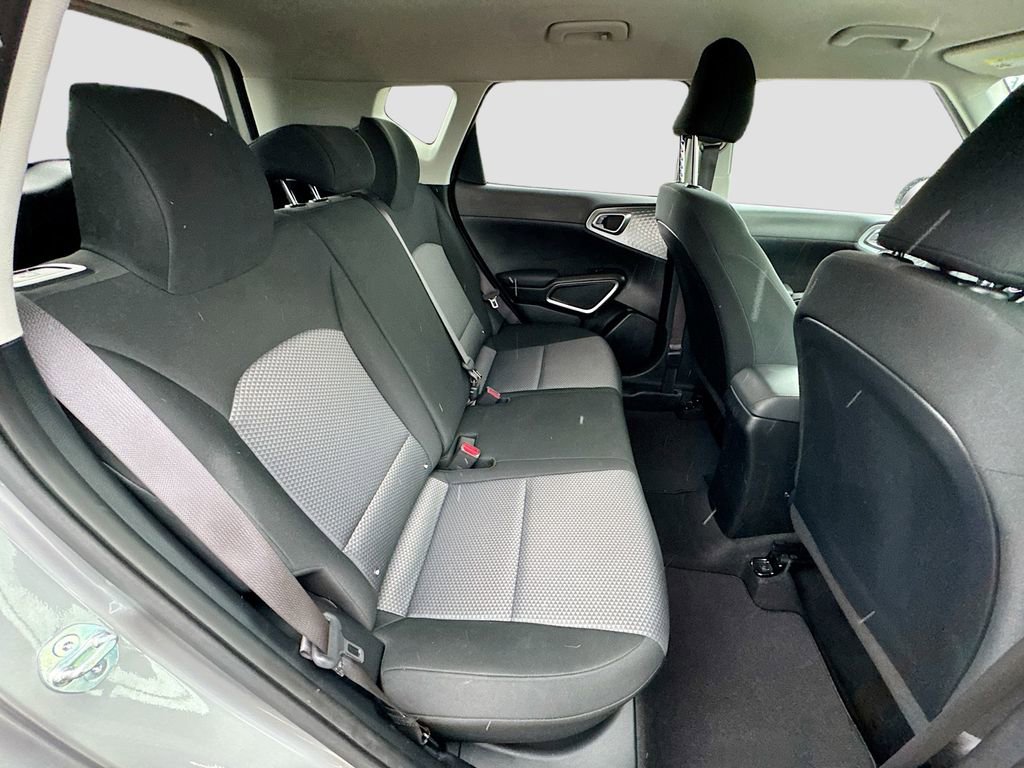 Used 2025 Kia Soul LX w/ LX Technology Package image 24