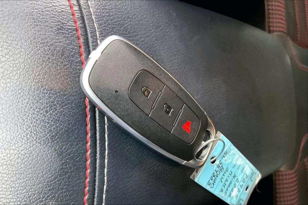 Used 2025 Nissan Kicks SR image 11